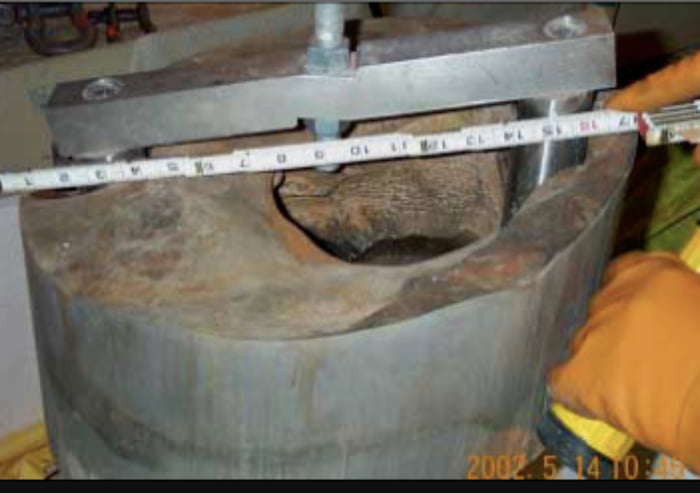 This is a rusty hole they found in '02, on the top of the reactor core ...