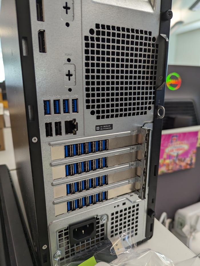 The right number of USB ports 9GAG