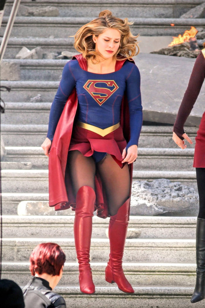 Melissa Benoist This Is What Happens When You Land Wearing A Skirt 9gag