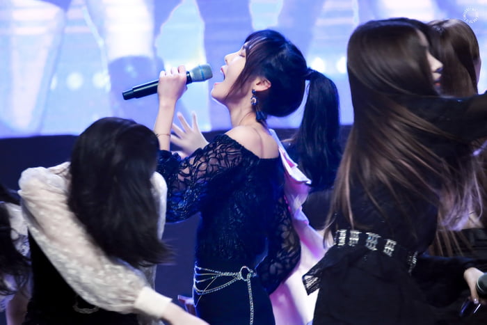 Photo : Yuju in her element!