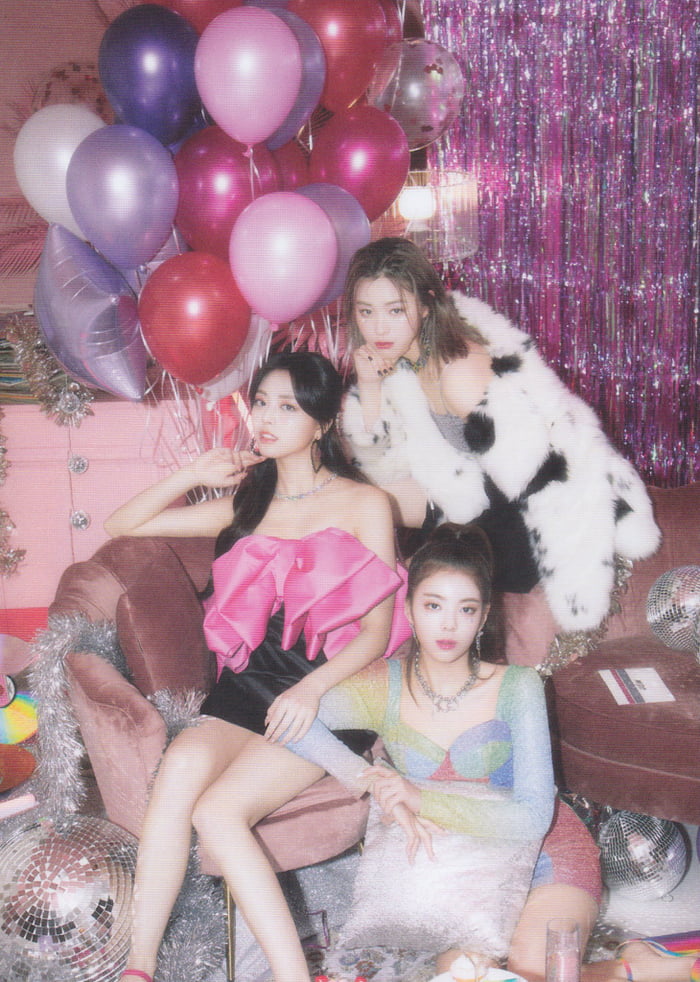 Photo : Ryujin, lia and yuna
