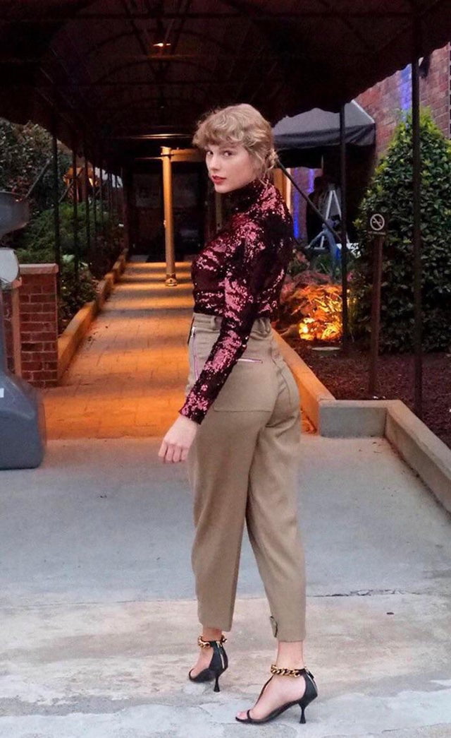 Taylor Swift Perky Butt 9gag