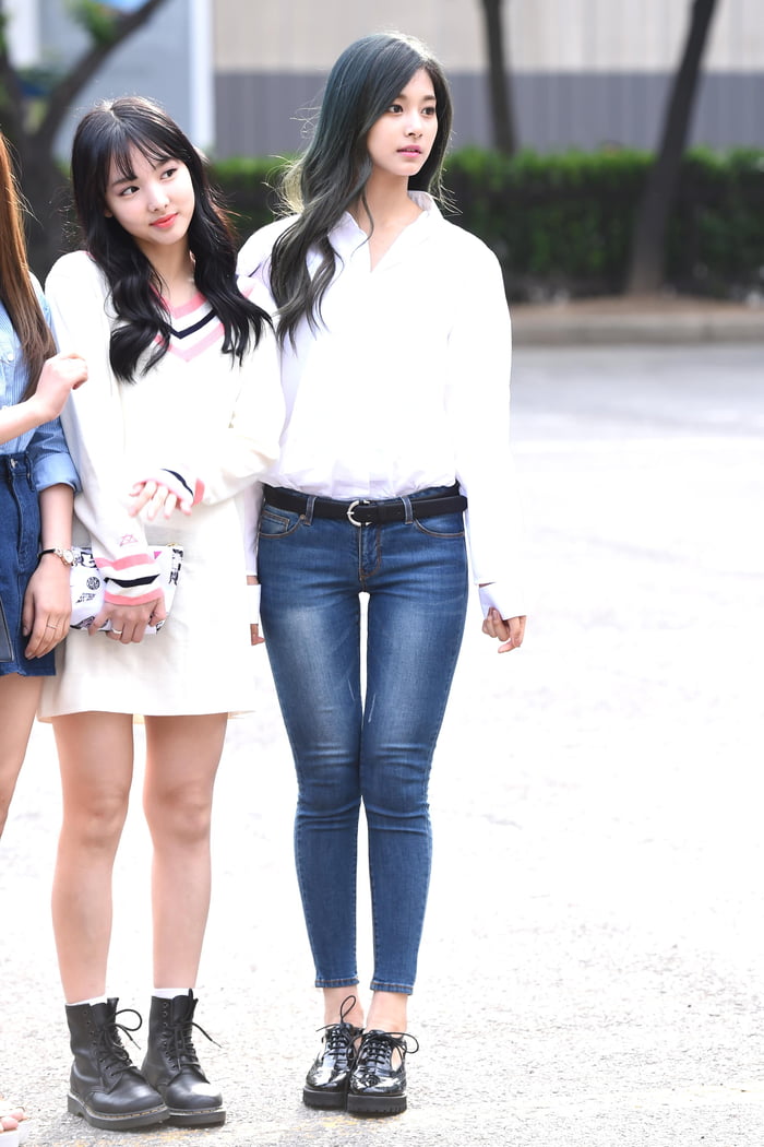 Photo : Nayeon & Tzuyu