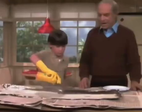 Mr Wizard demonstrates why you shouldn't clean aluminum with oven cleaner... or let kids play with chemicals...