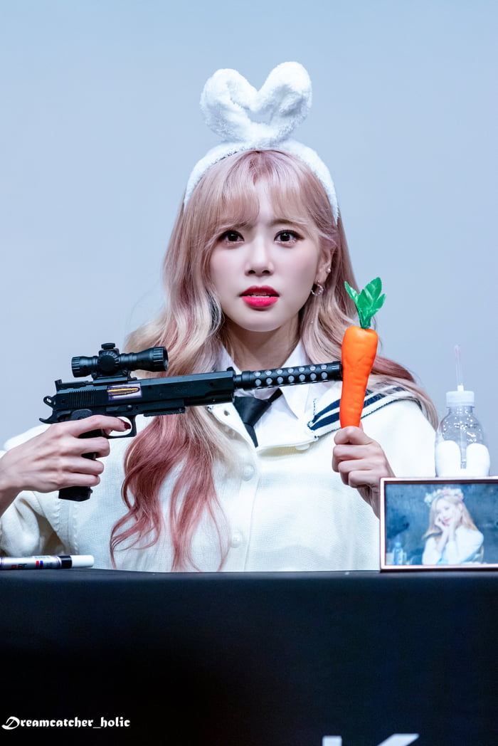 Photo : JiU and the carrot that might have not been