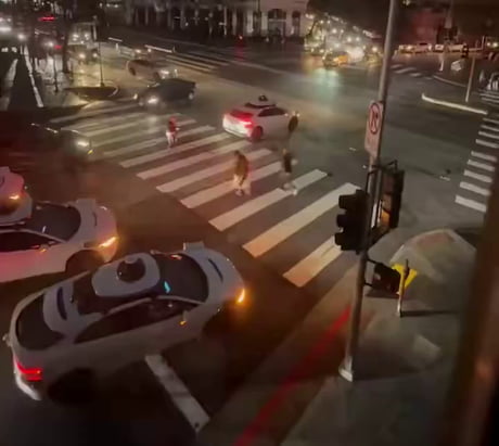 Power outage in San Francisco and all autonomous cars just stopped.
