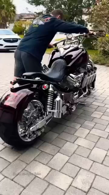 Custom Build V8 Motorcycle By Boss Hoss