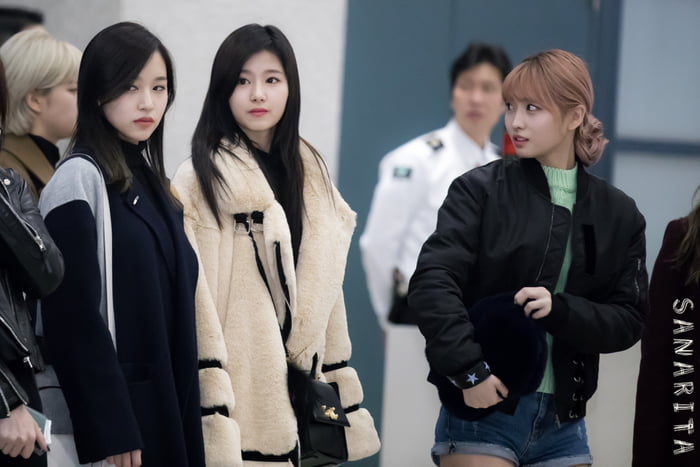 Photo : Mina, Sana & Momo!