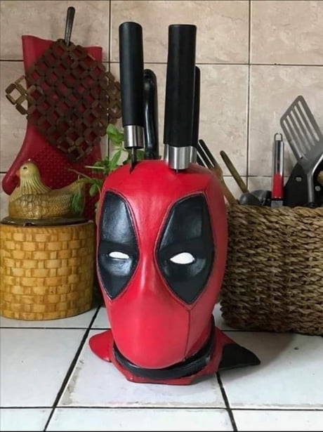 Deadpool knife block - 9GAG