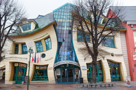 Krzywy Domek The Crooked House In Sopot Poland 9gag