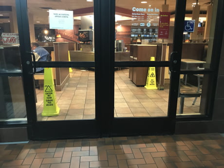 The Door�s Orientation On This Mcdonalds.. - 9Gag The Door�s Orientation On This Mcdonalds.. - 9Gag