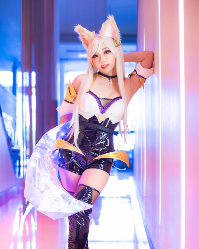 Kda Ahri Cosplay From League Of Legends By Kyumibuns 9gag