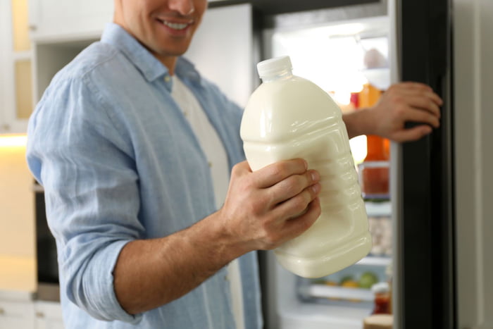 Real Estate Agent Fined $20,000 For Drinking Milk In Seller's House - 9GAG
