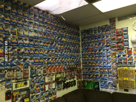 My boss office, I think he really likes hot wheels - 9GAG