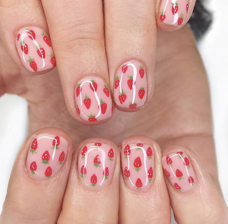 NOTD: Food Inspired, Cupcake and Strawberry Nails for #MissGuidedMani |  AnxiouslyBold