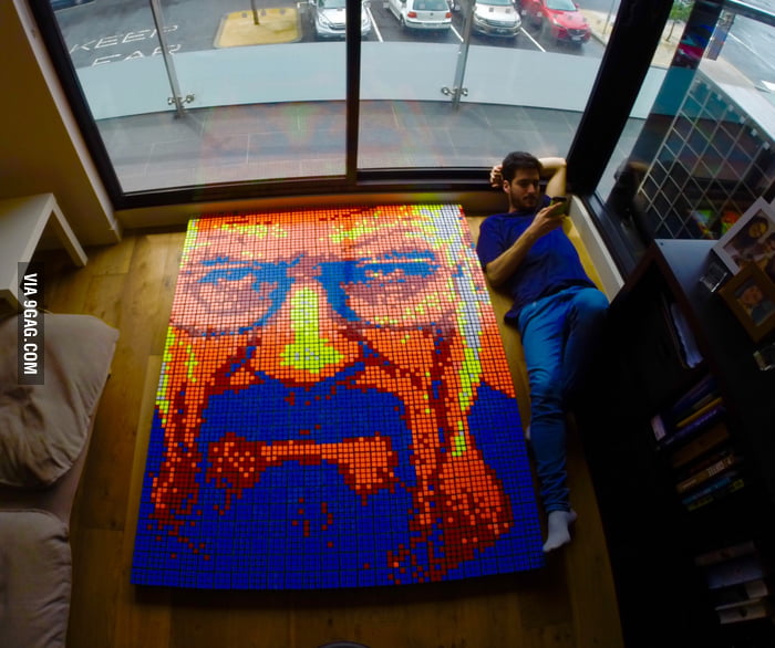 Hey 9gagers! This is my Walter White fanart using 720 Rubik's Cubes, what do you think? :)