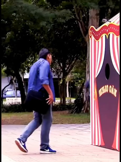 A clown with plenty of free pie to share.