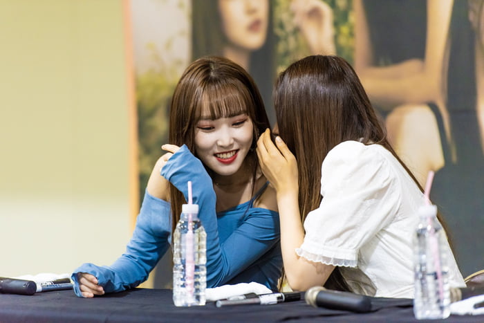 Photo : Yuju & Umji's secret!