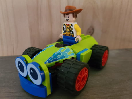 lego tire manufacturer