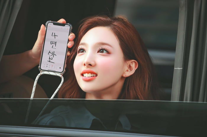 Photo : Nayeon pabo