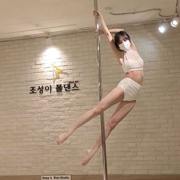 Photo : Gfriend Yuju amazing pose