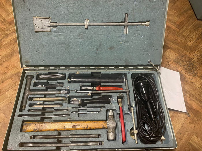 Quiz. 1. Which superpower uses this tools set? 2. What military forces