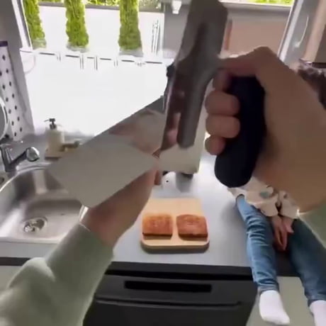 How Germans eat Nutella.