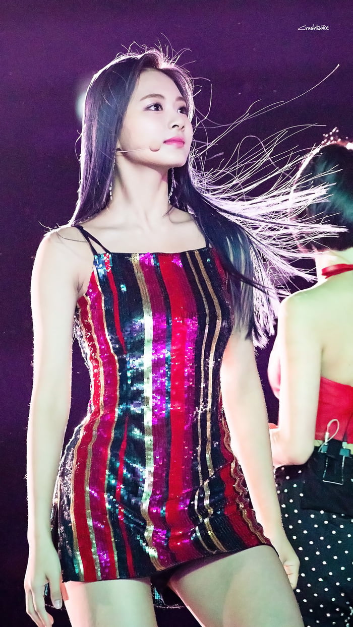 Photo : Legendary Chou Tzuyu