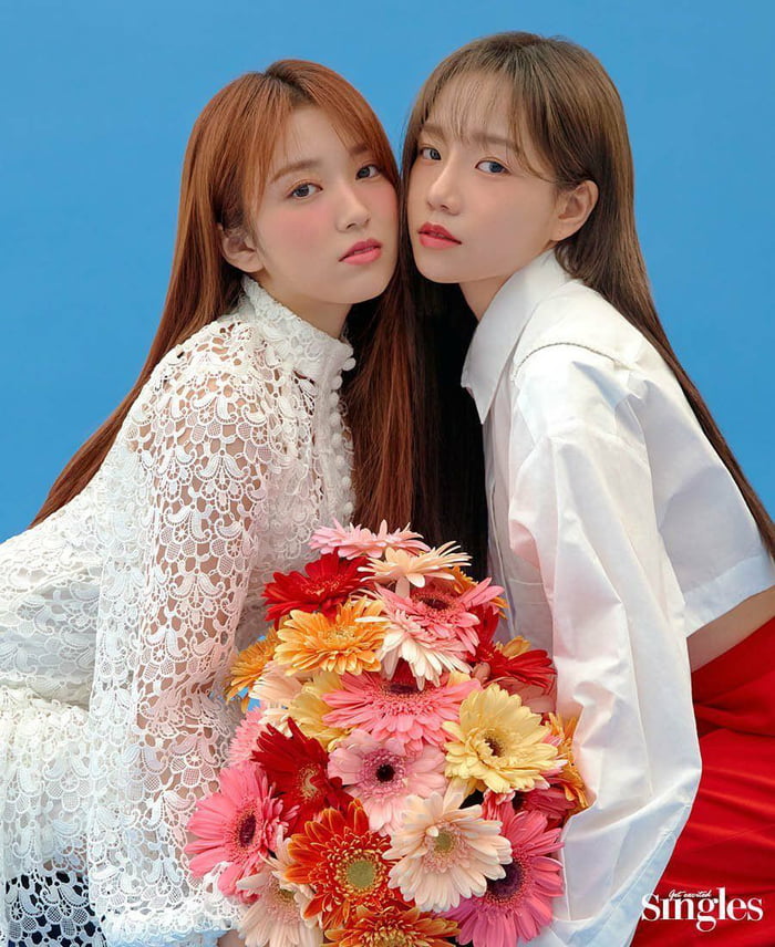 Photo : Nako and Yuri