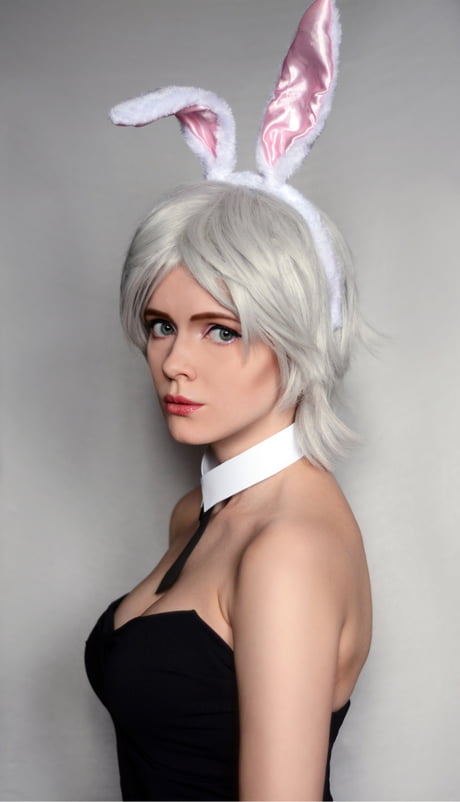 Boxbox riven coseplay  Cosplay, League of legends, Cute