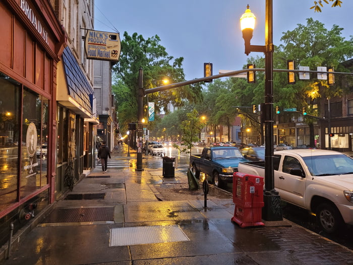 A Rainy Day in Richmond 9GAG