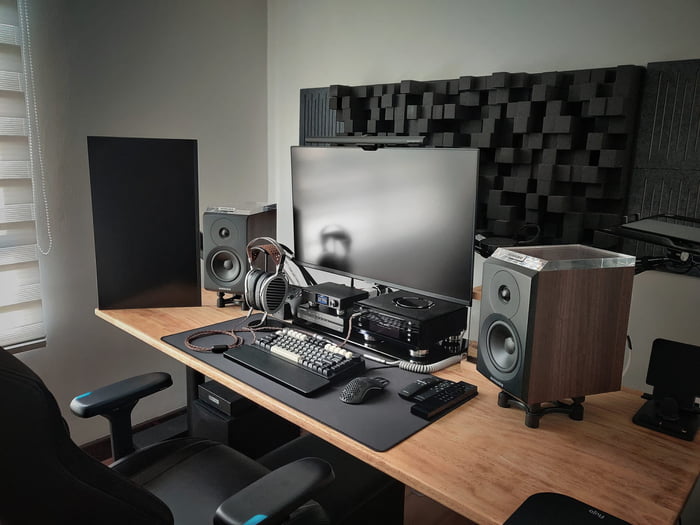 Audiophile Desk Setup... 9GAG