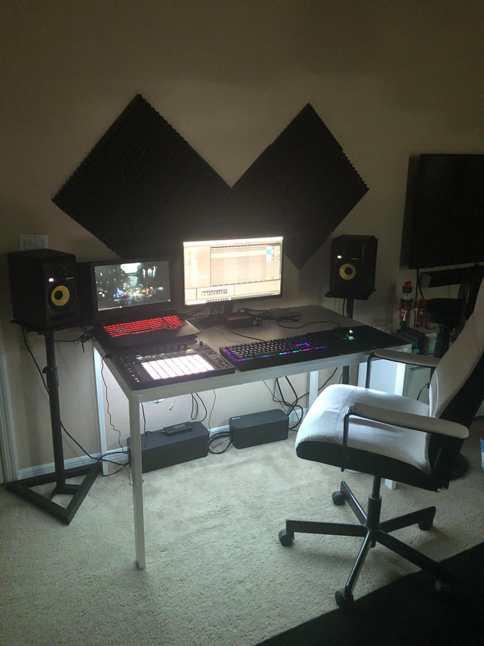 bedroom-studio-setup-9gag