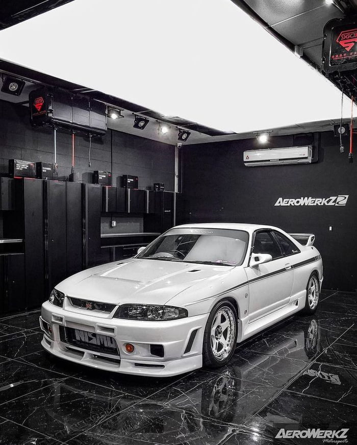 Nissan GTR R33 Nismo 400R - 9GAG