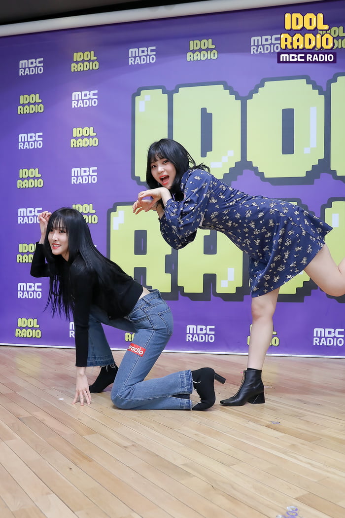 Photo : Yuju & Umji goofballs!