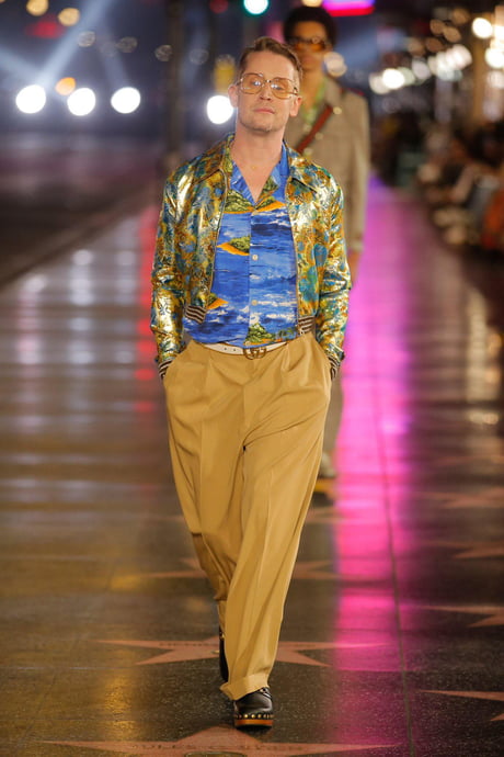 Macaulay Culkin looks so healthy for Gucci. 90s kids are happy. - 9GAG