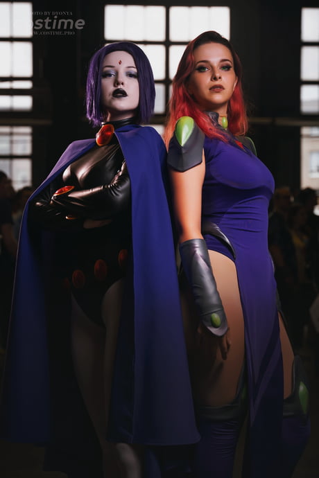 Starfire and Raven from Teen Titans Cosplay