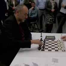 Magnus Carlsen with 30 seconds VS Manager Agdestein with 3 minutes 