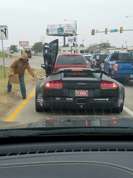 Generous evil Lamborghini owner - 9GAG