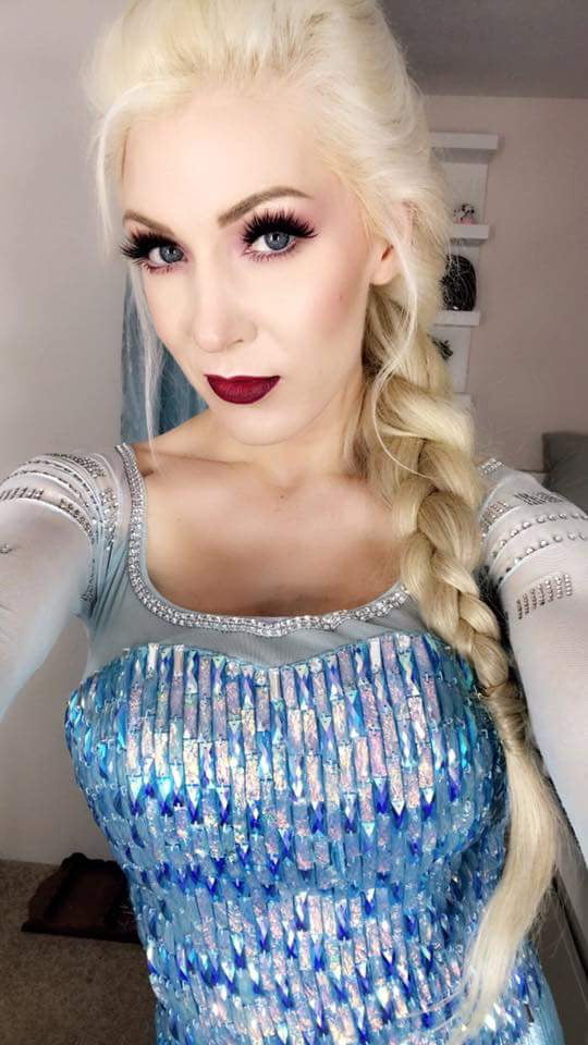 Kristen Hughey as Elsa 9GAG