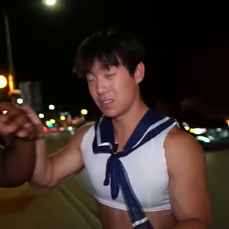 Imagine if someone dressed like that humiliated you lol