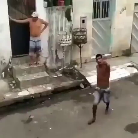 That's not how main character syndrome works